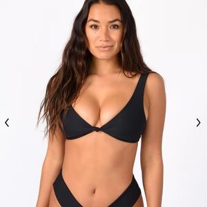 Skatie penny top in black size small